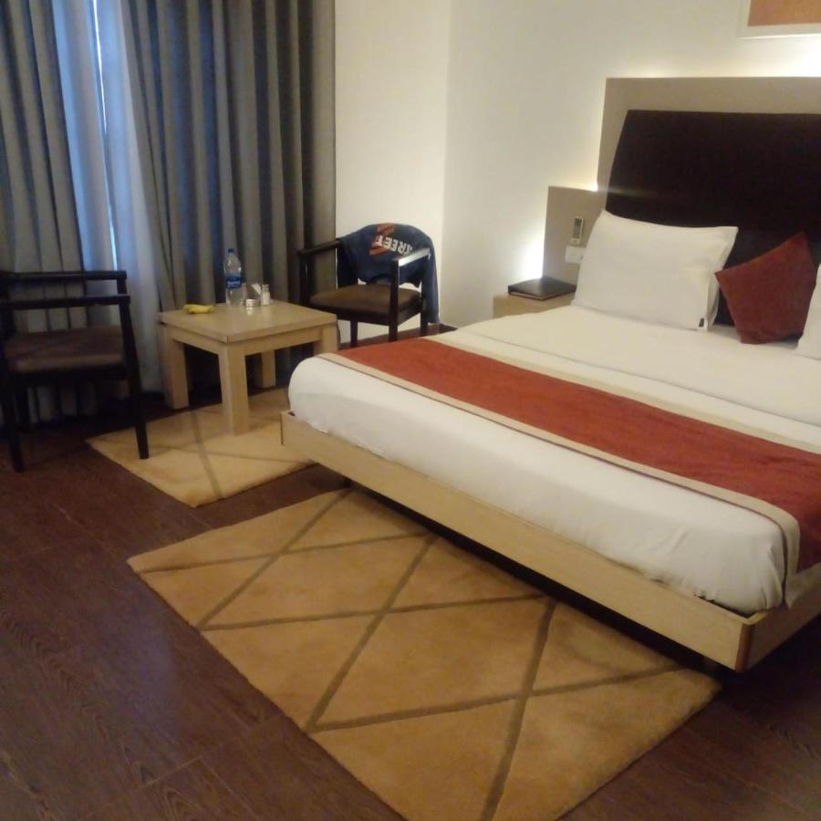 Kingston Resort Kanpur Exterior foto